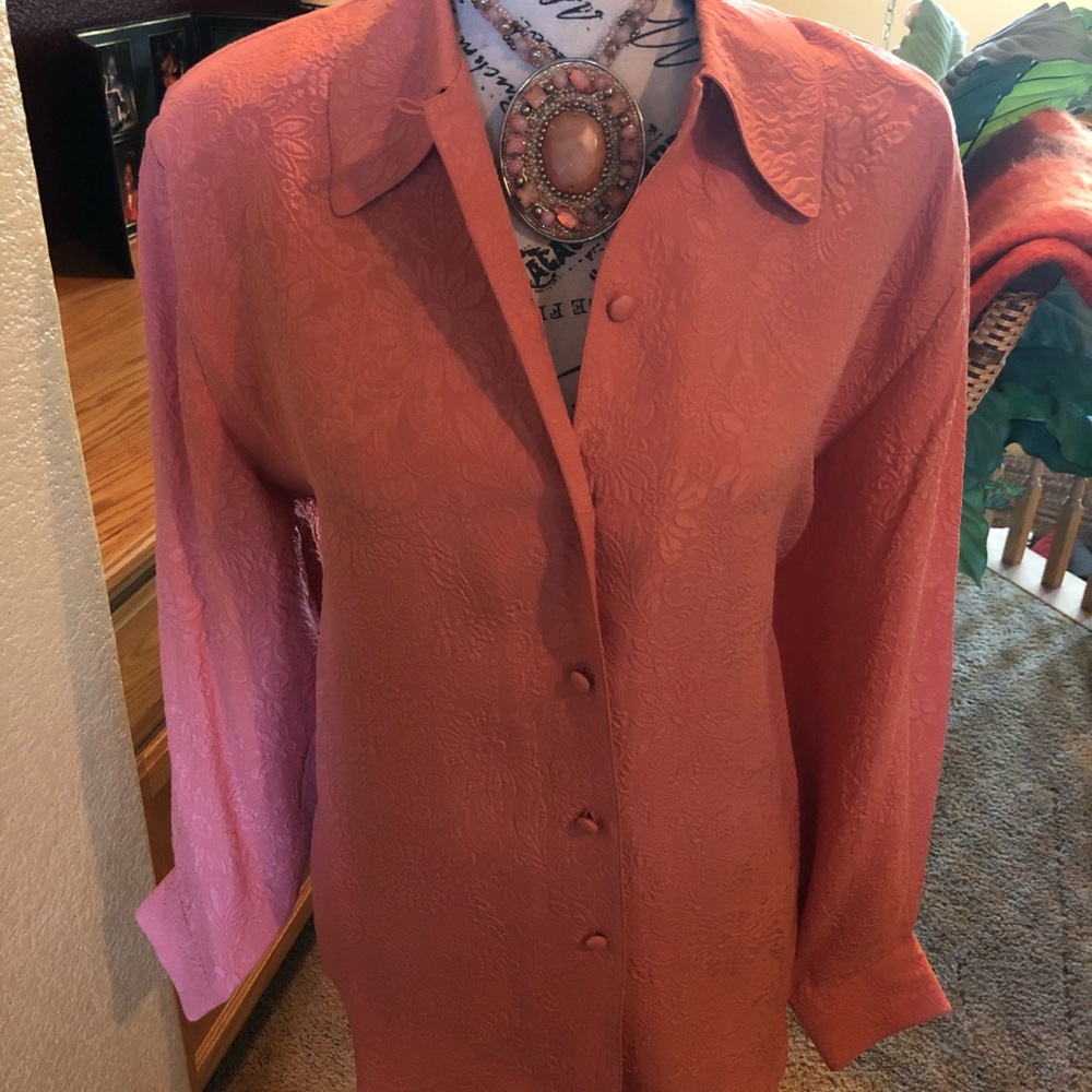 🌟Host Pick🌟NWT 100% silk blouse by Silk Boutique